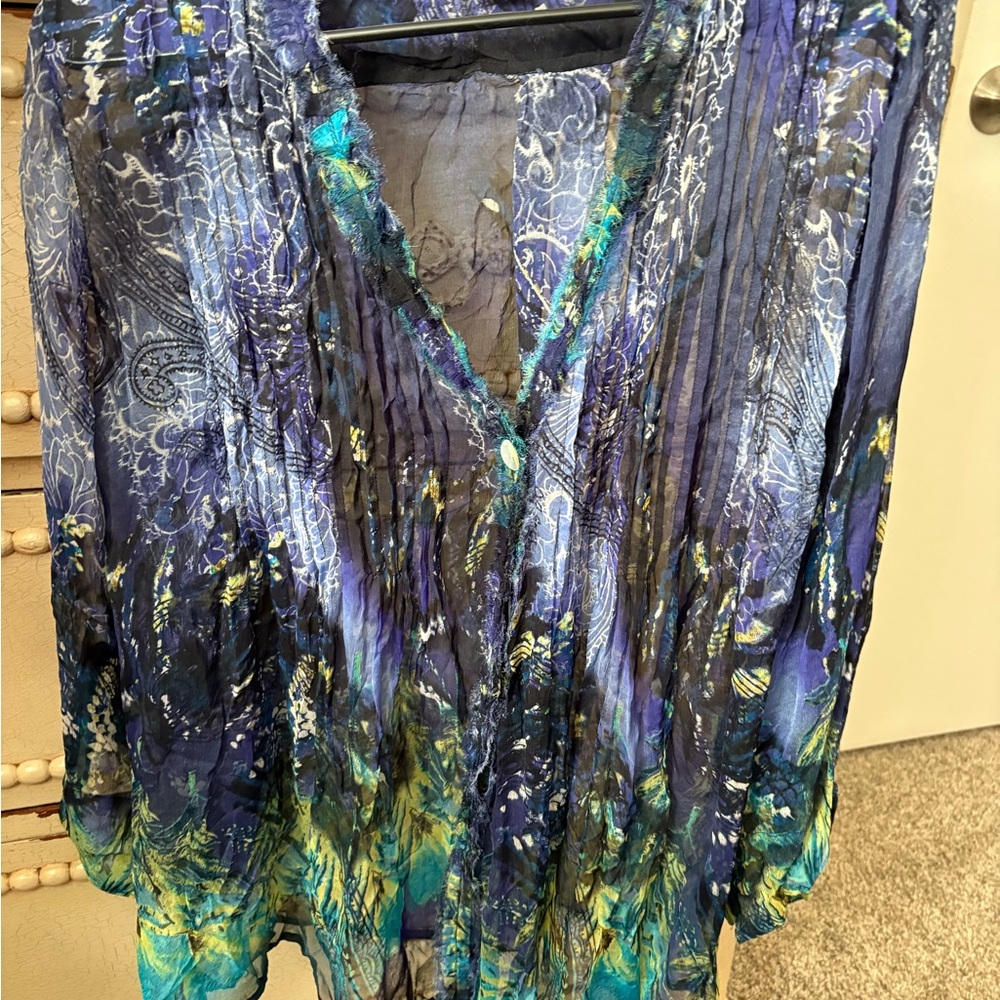 Elegant Blue and Green Women's Top